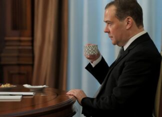 Медведев: Подготвени сме да се исклучиме од глобалниот Интернет, кој е контролиран од САД