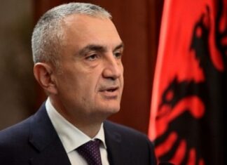 Мета: „Албанија се празни, бизнисите се затвораат, но, администрацијата се зголемува”