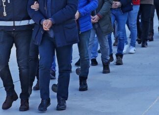 Турција: Во акција против терористите на ФЕТО приведени 11 лица