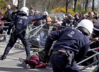 Виена: Илјадници луѓе на протести, против рестриктивните мерките