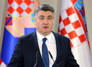 Милановиќ: „Погрешно и неморално е да се спори идентитетот, правото на име и јазик“