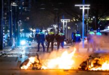 Холандија: Продолжуваат протестите против ковид мерките