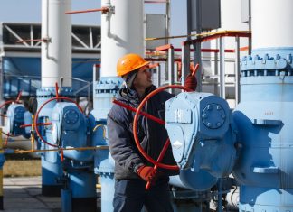 „Газпром“ продолжува да ја снабдува Европа со гас преку Украина