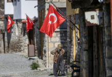 Знамињата во Турското село Бигали од 2006 година никогаш повеќе не биле симнати