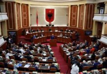 Албанскиот парламент одби да ја разгледа резолуцијата за геноцидот во Сребреница