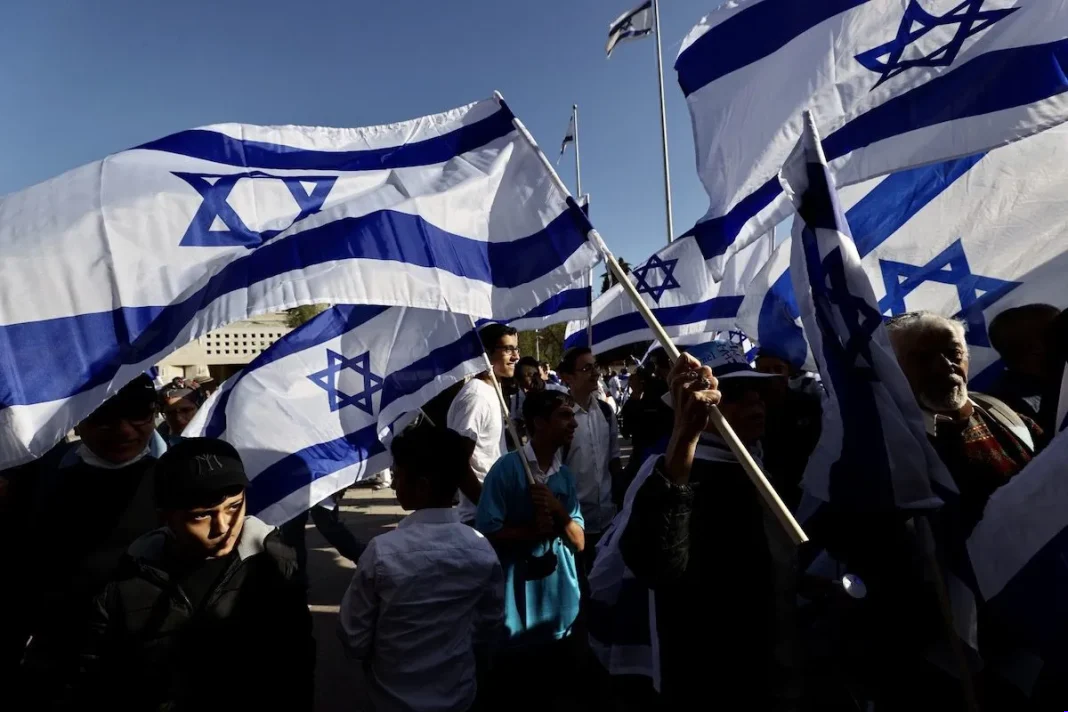 AA-20220420-27621675-27621670-FARRIGHT_ISRAELIS_STAGE_FLAG_MARCH_IN_WEST_JERUSALEM