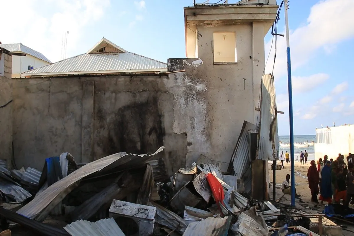 AA-20220423-27647981-27647976-BOMB_BLAST_IN_SOMALIAS_CAPITAL
