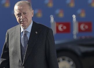 Бајрамска порака на Ердоган: Нема да дозволиме запирање на изградбата на голема и моќна Турција