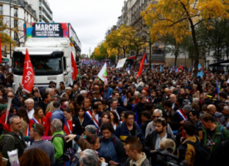 Големи протести во Франција: Илјадници луѓе излегоа на улиците поради трошоците за живот