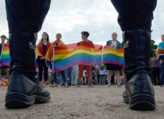 ТОТАЛНА забрана за промоција на ЛГБТ и педофилија во Русија: „Да ја заштитиме земјата од ЕВРОПСКИОТ И АМЕРИКАНСКИОТ мрак“