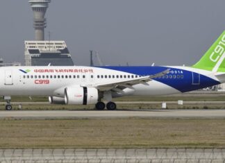 Кина го испорача својот прв патнички авион Ц919, кој ќе му конкурира на Ербас А320