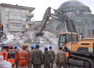 Турција: По денешниот земјотрес во Малатија, 32 лица спасени од урнатините
