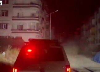 Два нови силни земјотреси во Турција: Објавени снимки, граѓаните во паника
