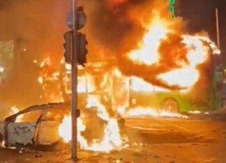 Хаос на улиците во Даблин по денешниот напад, демонстранти дивееле, палејќи се пред себе