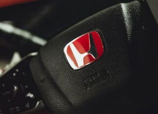 Хонда повлече 250.000 автомобили поради неисправни клипови на моторот