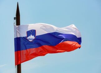Словенија ја зајакнува полициската контрола на границата со Хрватска