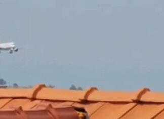 (Видео) Моторот на авионот откажал, но пилотот направил чудо и ја спречил трагедијата