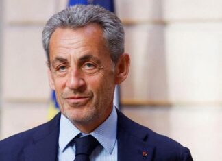 Саркози: Франција е десничарска земја и има потреба од десничарски премиер