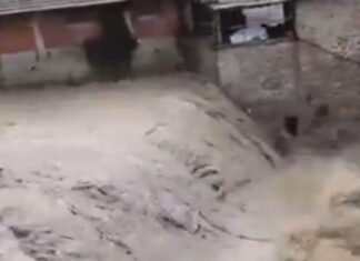 Видео: Поплави ја погодија Италија, улиците претворени во реки