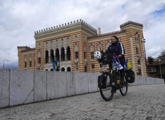 Турчин од Германија со велосипед тргнал да изврши хаџ