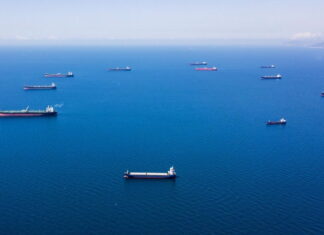 Танкери со нафта започнаа масовно да ја напуштаат Венецуела во обид да ја пробијат блокадата!